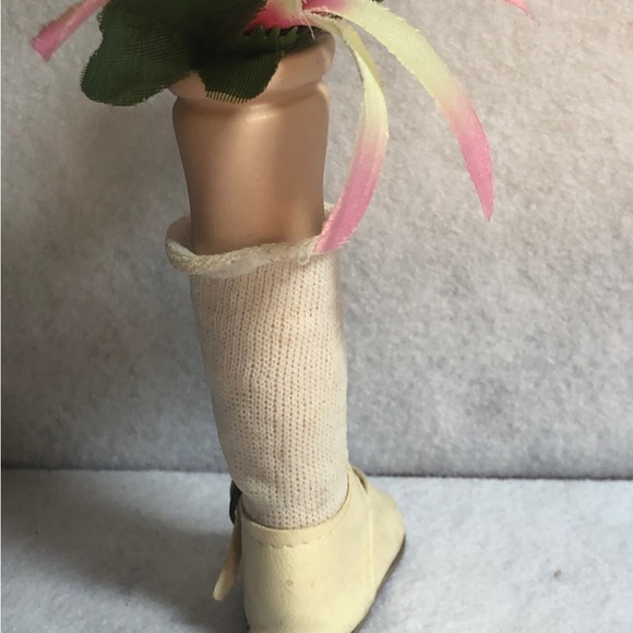 Ceramic Doll Leg Vase - Picture 4 of 12